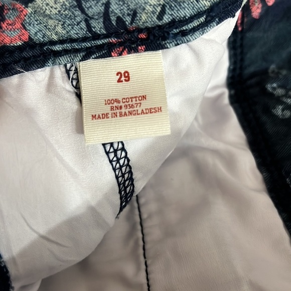 Arizona Jean Company Blue/ Floral Print Shorts - Picture 4 of 4